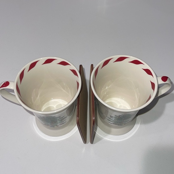 SPODE NWOB “Christmas Tree” Coffee, Tea or Hot Cocoa Set of 2 Mugs & 2 Coasters. - Picture 9 of 10